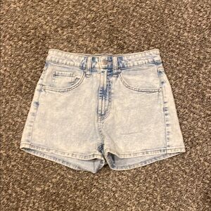 Wild Fable Light Wash Denim Women’s High-Rise Shorts